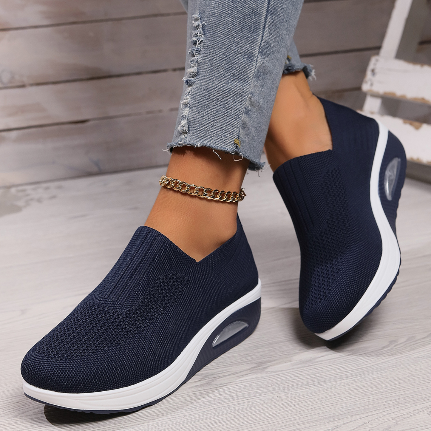 Hawk - Orthopedic pain-relieving shoes
