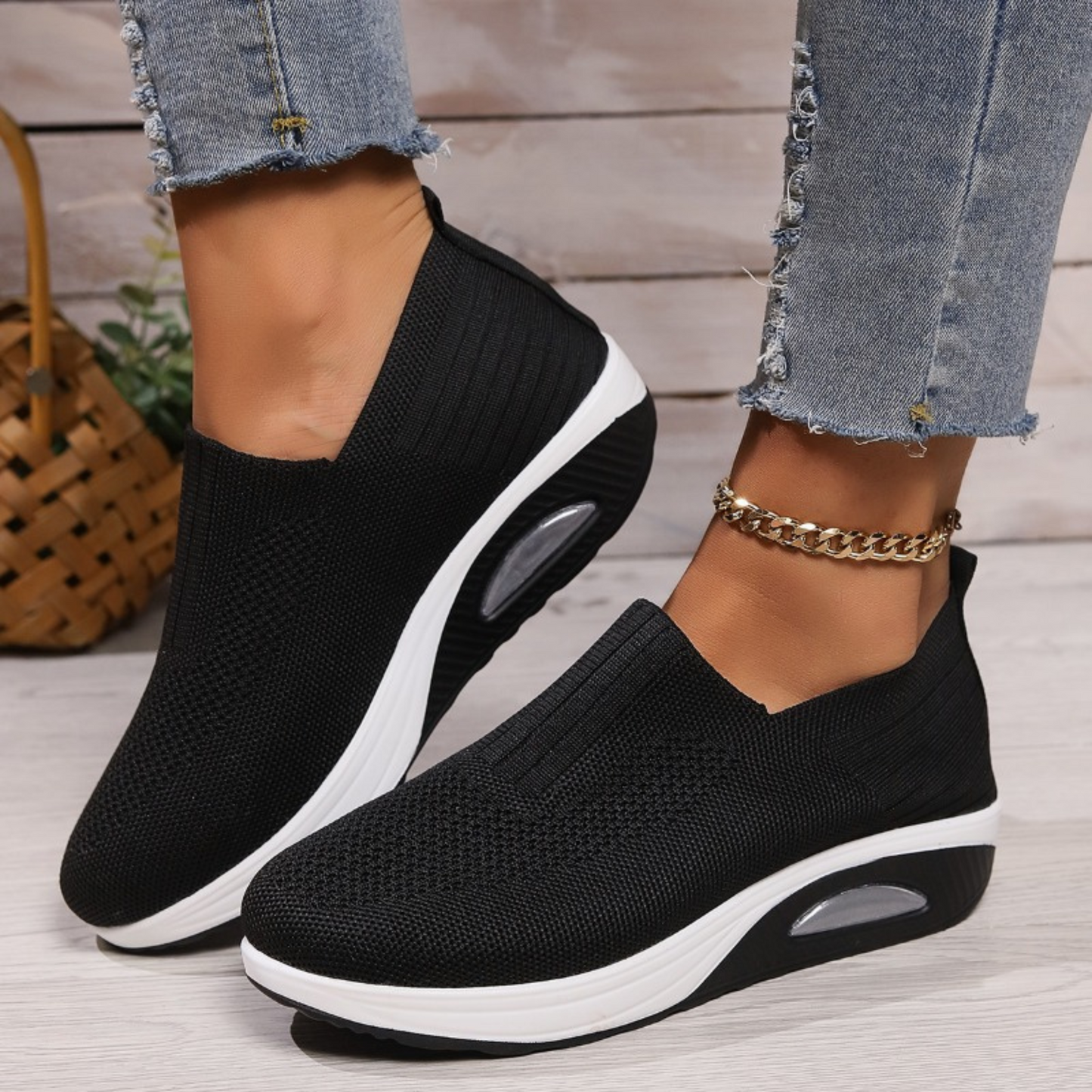 Hawk - Orthopedic pain-relieving shoes