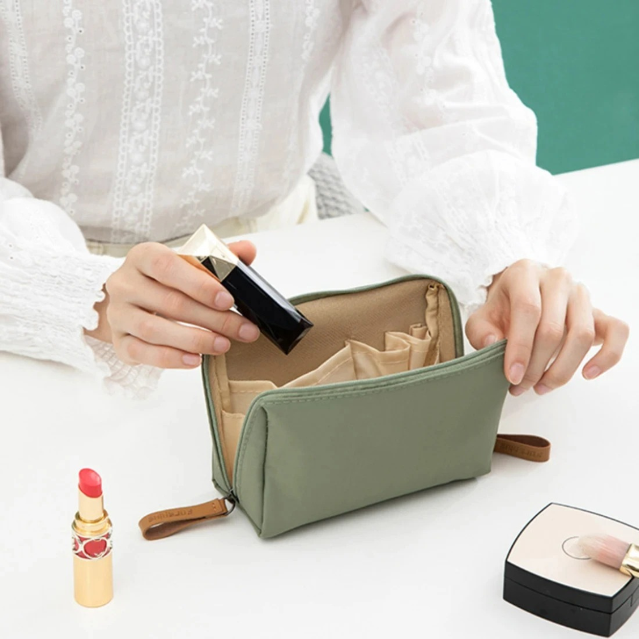 ChicPack - Stylish and functional waterproof makeup bag