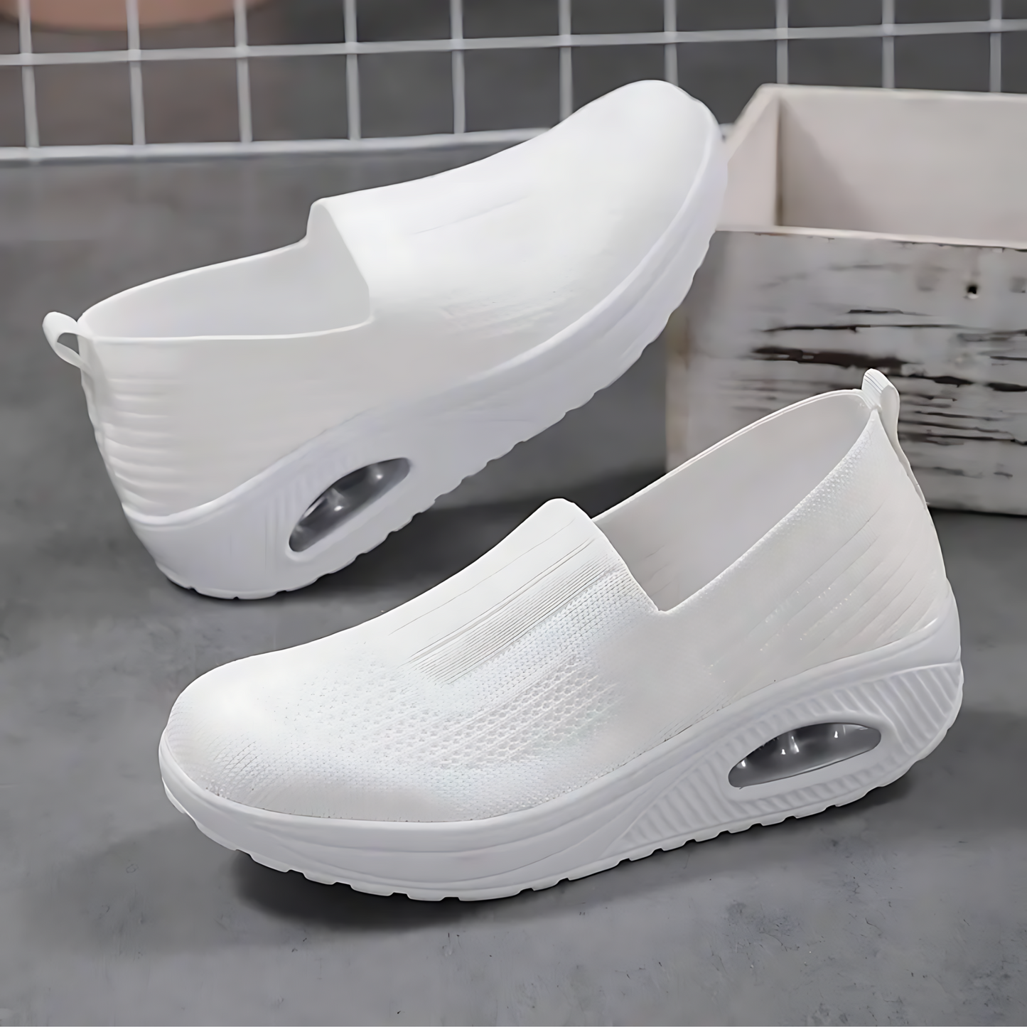 Hawk - Orthopedic pain-relieving shoes