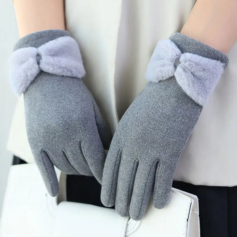 Elegant Fleece Knit Touchscreen Gloves